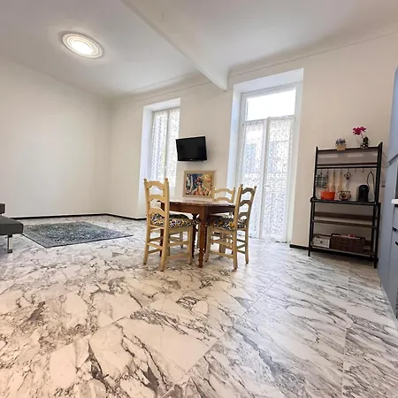 Mare E Relax - Affittasi Della Piazza Con Aria Condizionata, Balcone E Ampia Disponibilita Di Parcheggi Liberi San Remo